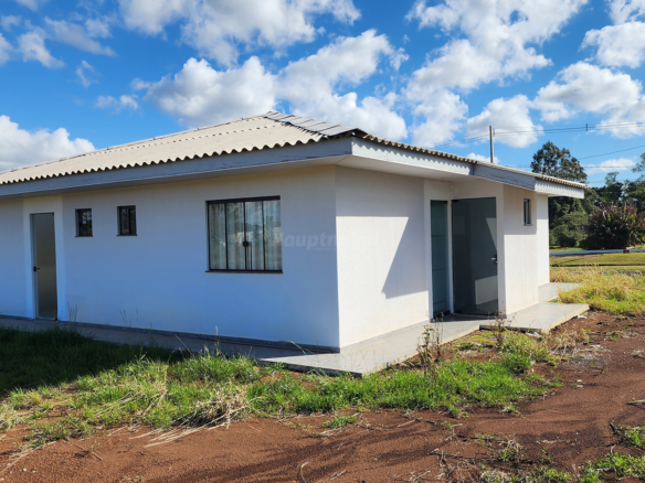 Casa três suítes